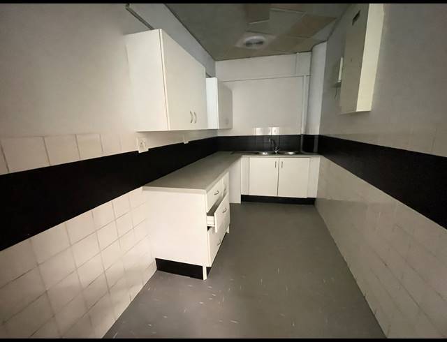 439M² OFFICE TO LET IN PARKTOWN